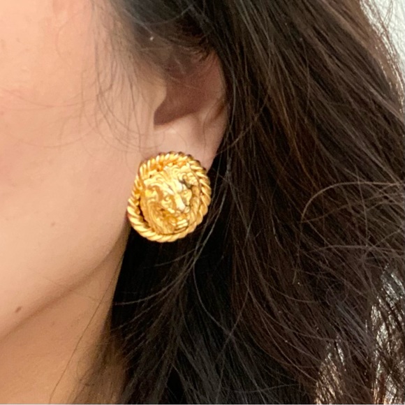 Vintage Unsigned Lion Head Roaring Lion Gold-tone Pierced Earrings - Picture 2 of 12
